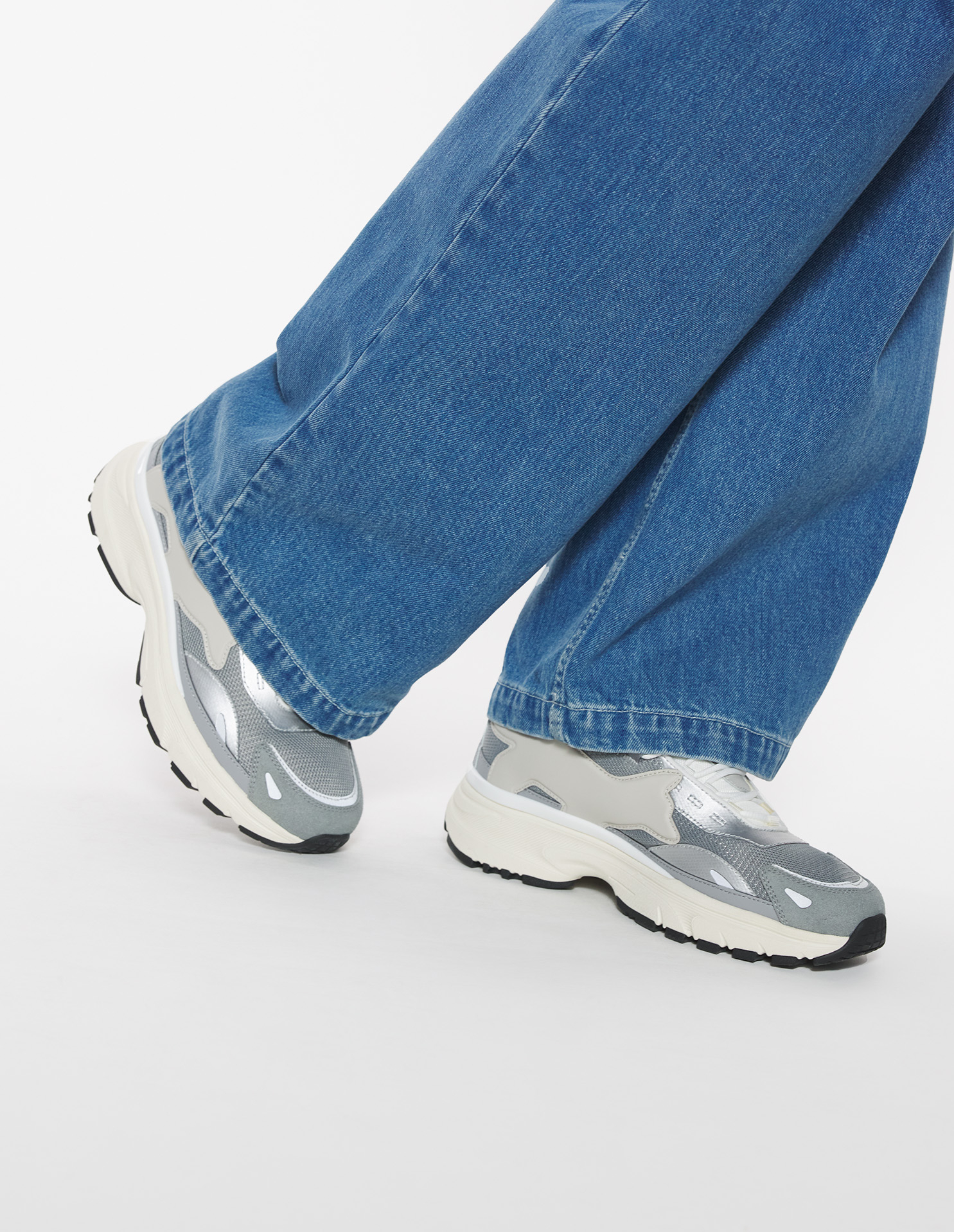 SORA RUNNERS | Maison Kitsuné