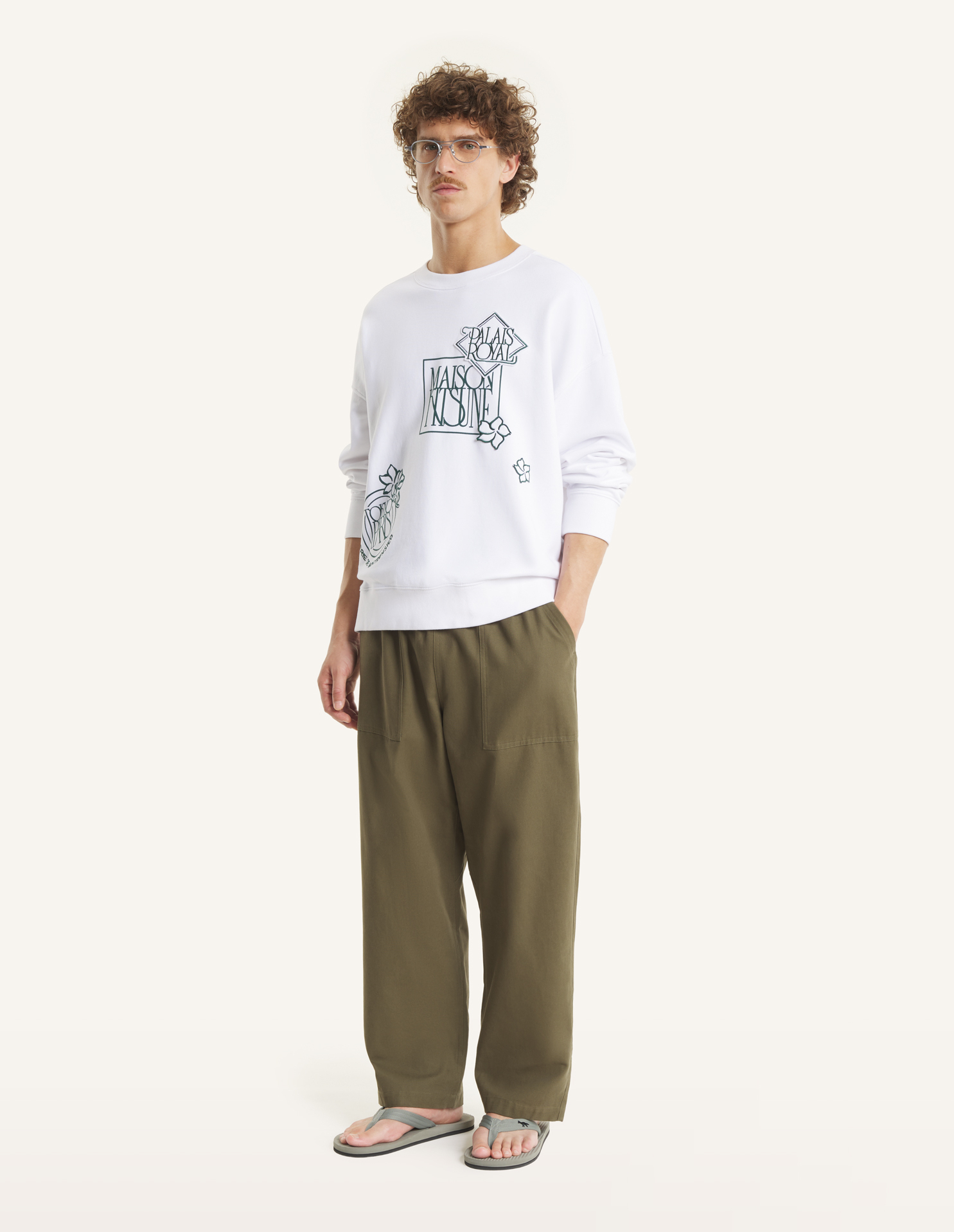 ART NOUVEAU STAMPS OVERSIZE SWEATSHIRT | Maison Kitsuné