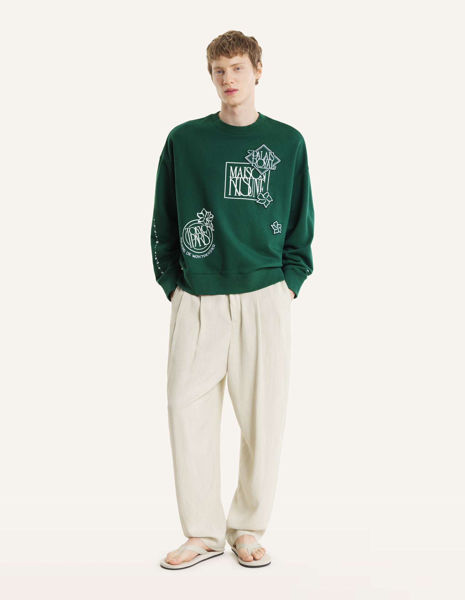 ART NOUVEAU STAMPS OVERSIZE SWEATSHIRT | Maison Kitsuné