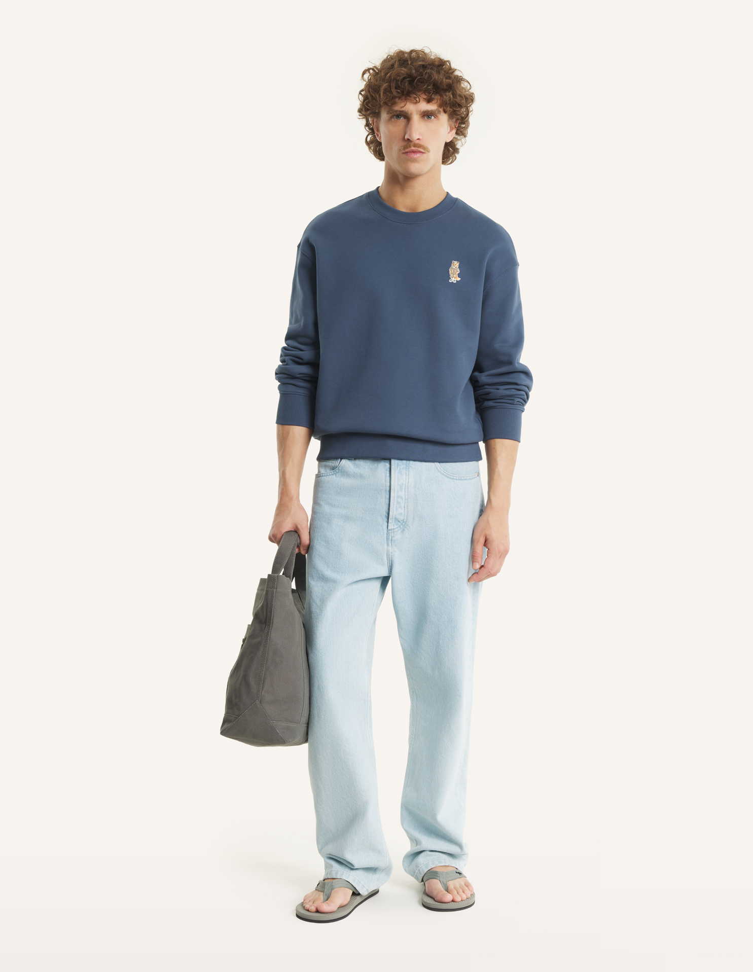 DRESSED FOX COMFORT SWEATSHIRT | Maison Kitsuné