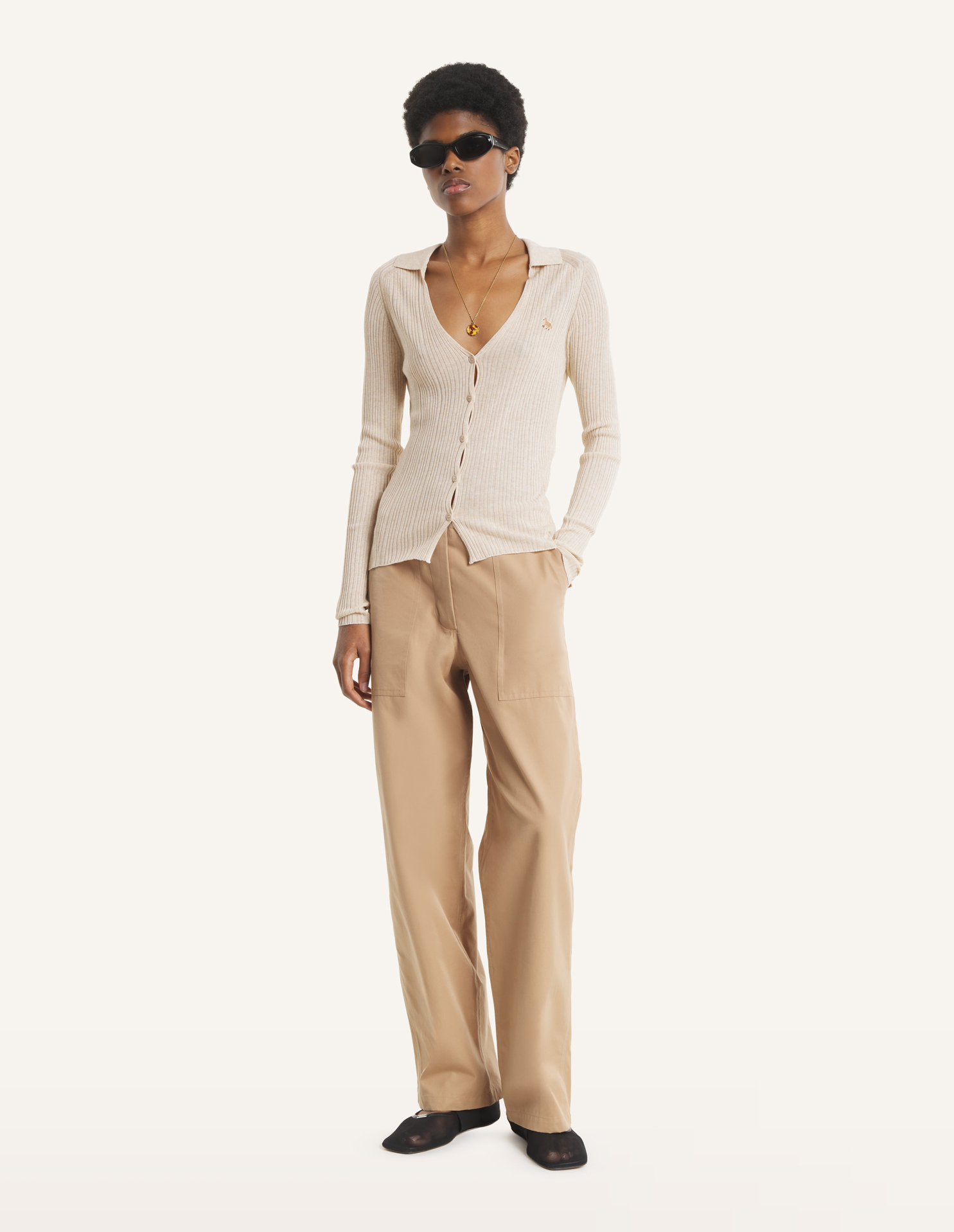 MAISON KITSUNÉ CLASSIC CARDIGAN ベージュ BABY FOX FINE RIB CARDIGAN | Maison Kitsuné