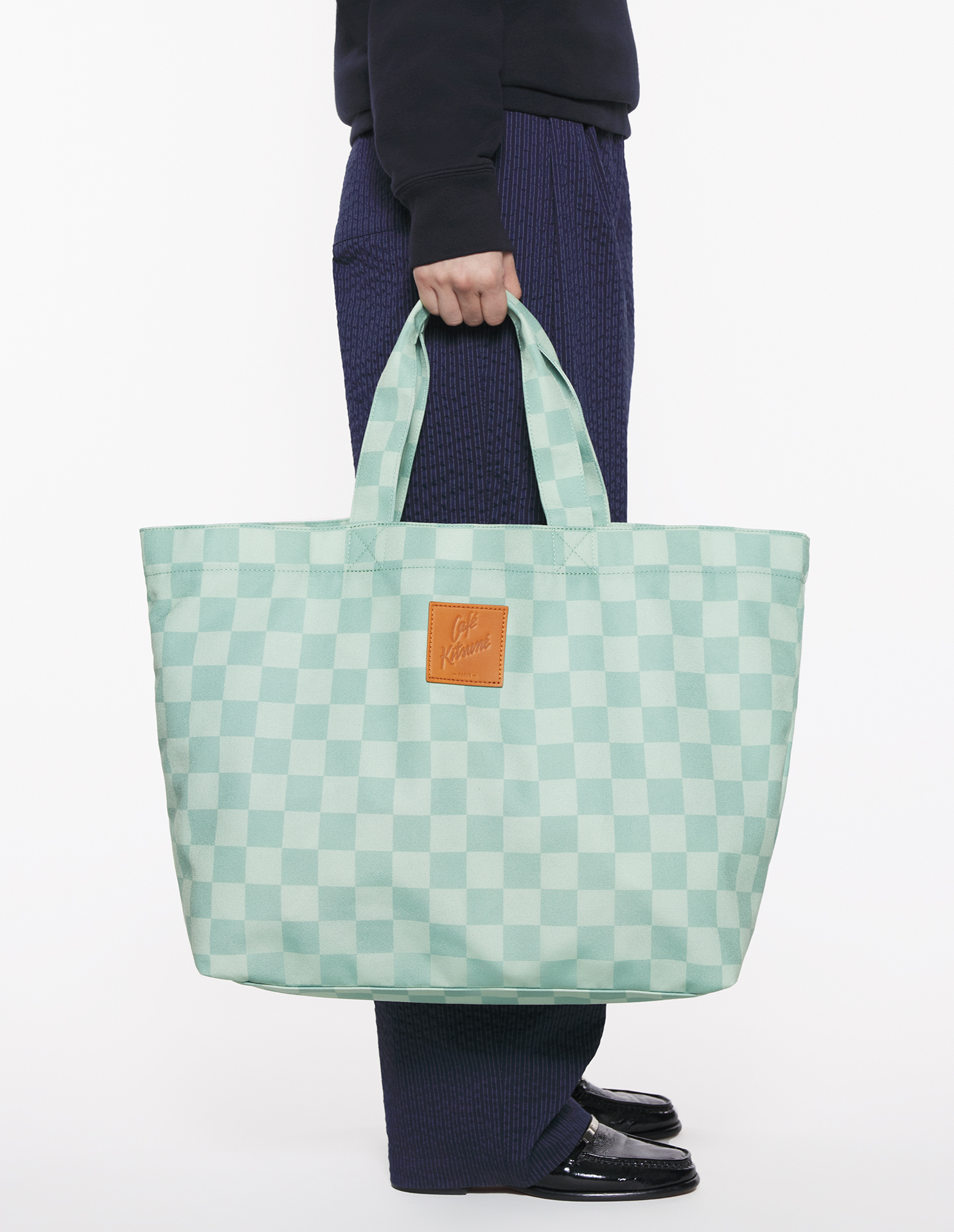 カフェ キツネ CHECKERBOARD マキシ トート バッグ | Maison Kitsuné