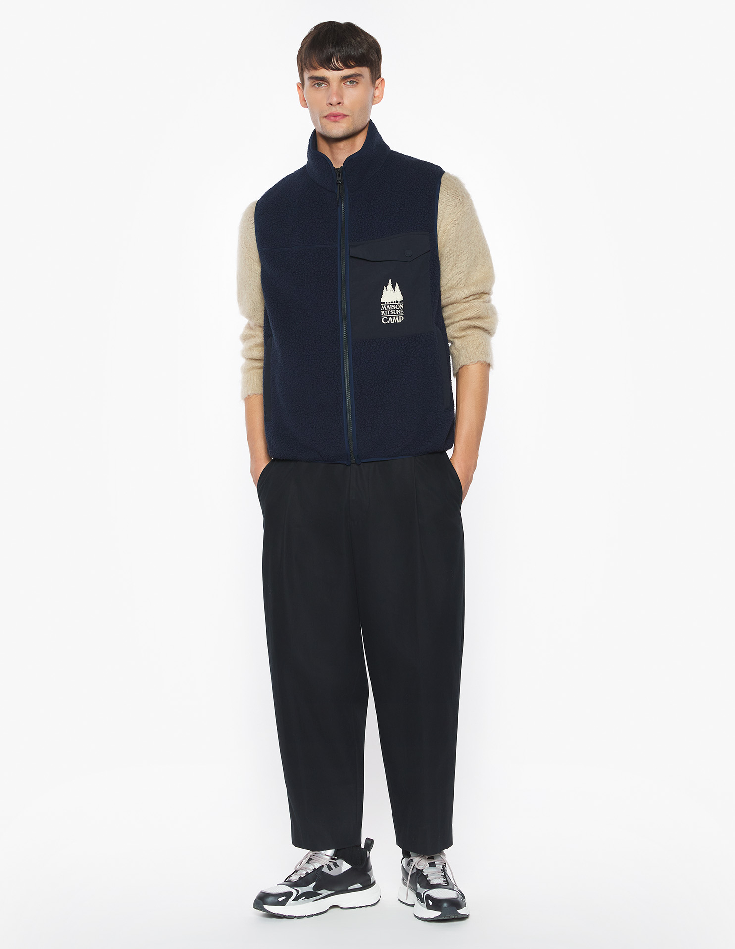 カジュアル フリース スリーブレス ベスト | Maison Kitsuné