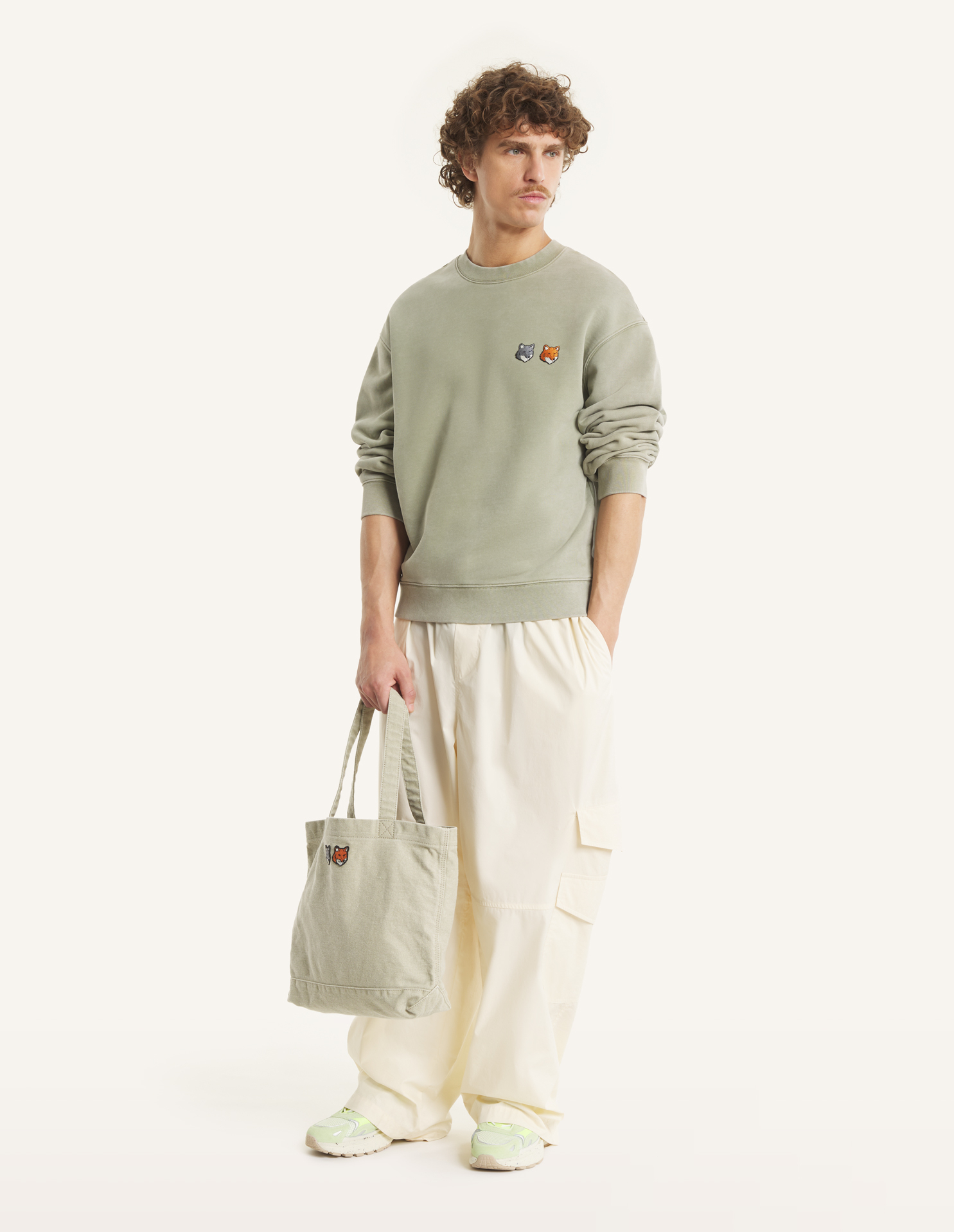 DOUBLE FOX HEAD FADED COMFORT SWEATSHIRT | Maison Kitsuné