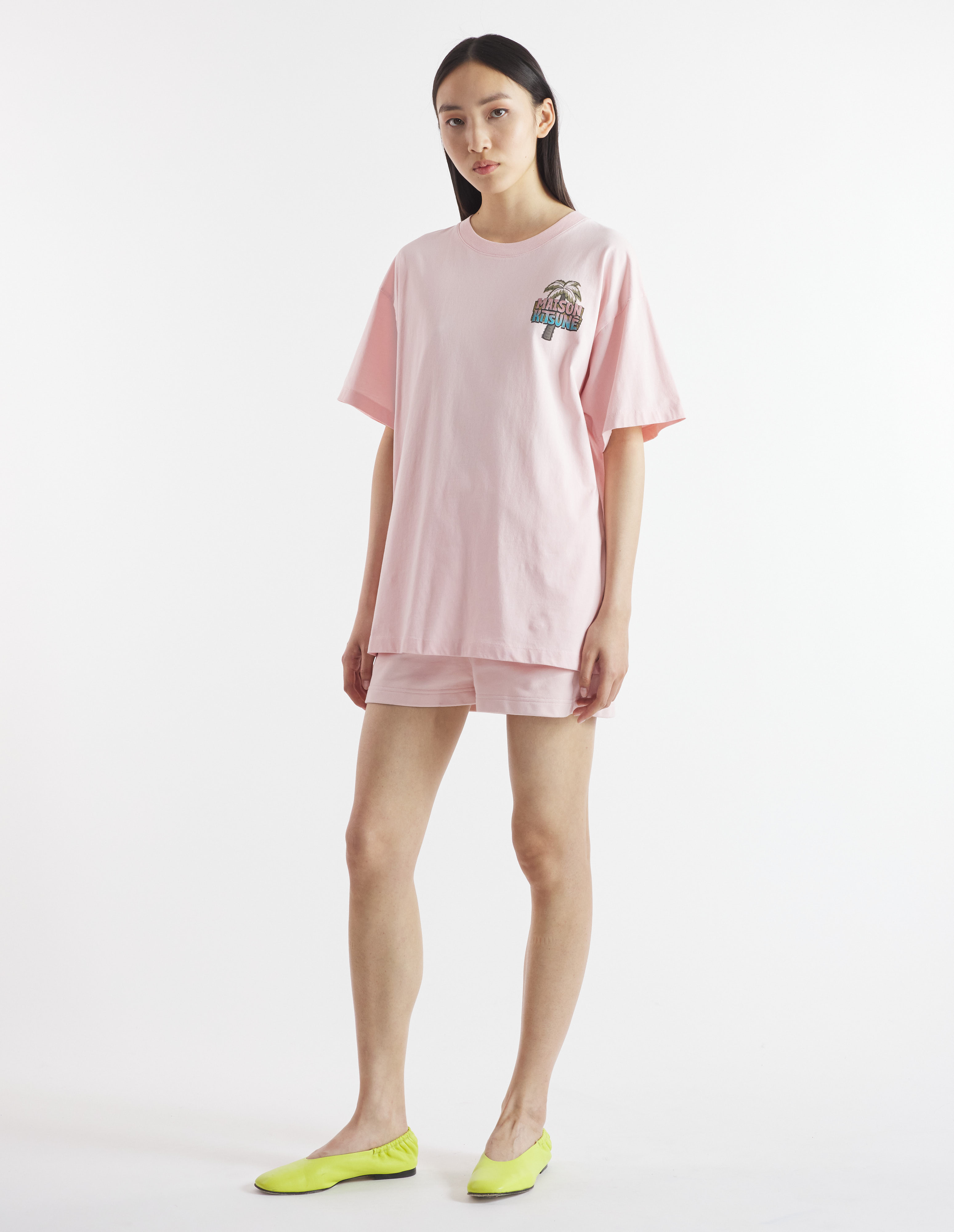 【新品未使用】メゾンキツネ MAISON KITSUNE ピンク Tシャツ 中古・古着通販】MAISON KITSUNE (メゾンキツネ) 刺繍ロゴTシャツ